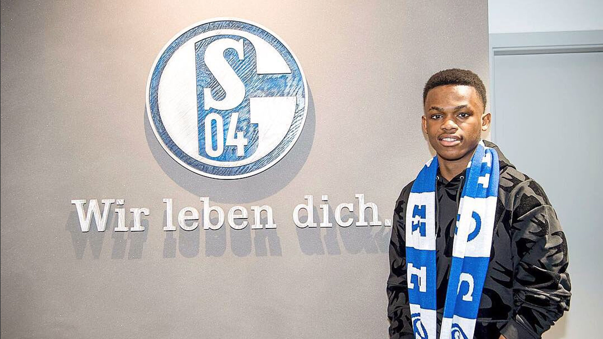 类似的引援 类似的引援